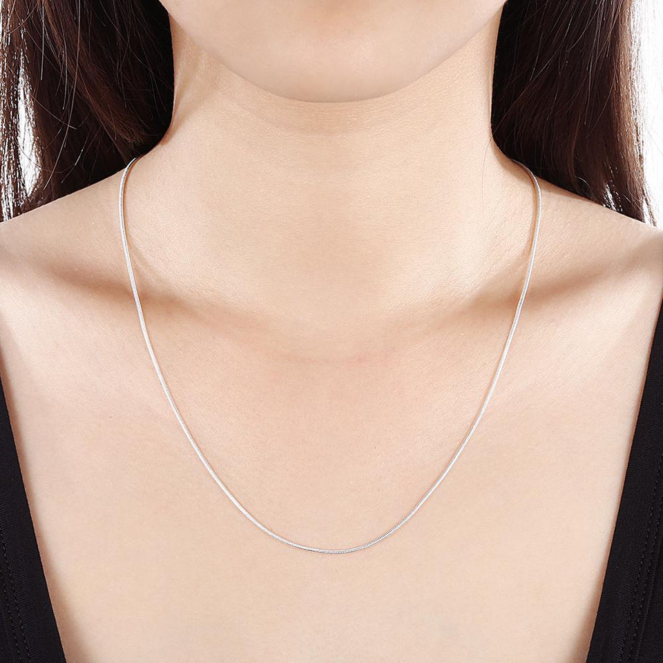 18K White Gold Plated  Sleek London Chain Necklace